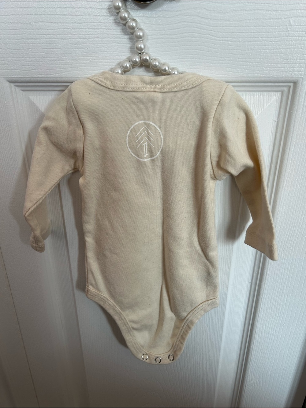 Cream Long-Sleeve Baby One-Piece with Red 'Kisses 25¢' Graphic - Picture 2 of 3
